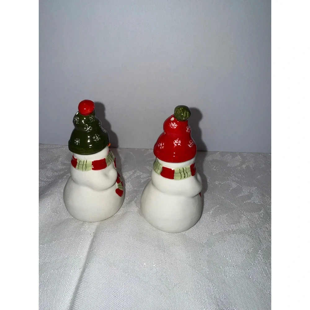 Christmas Snowman Salt and Pepper Shakers Set Holiday Ceramic Candy Cane Decor